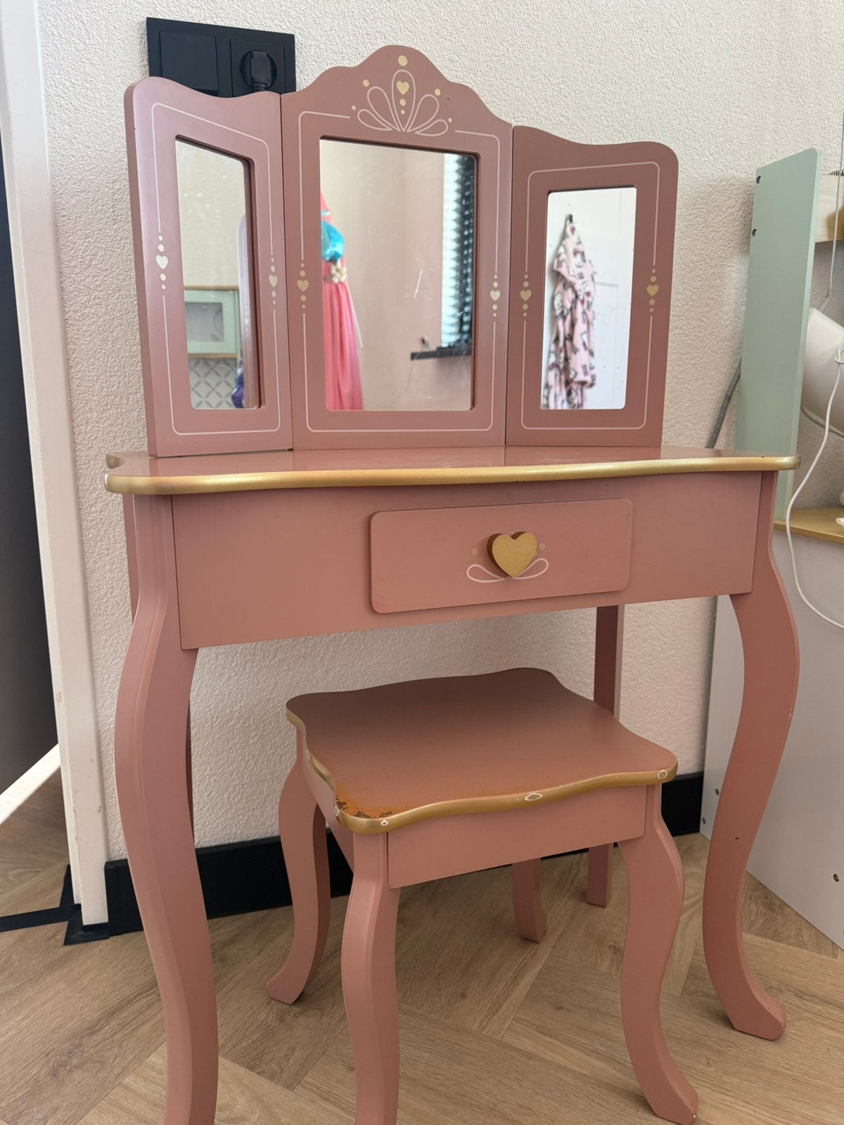 Roze kaptafel met kruk, Ophalen, Gebruikt, Tafel(s) en Stoel(en)
