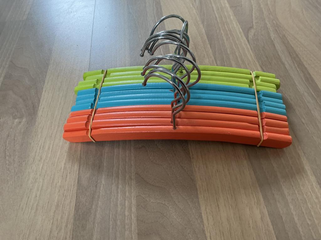 Kledinghangers babykamer, Ophalen, Gebruikt