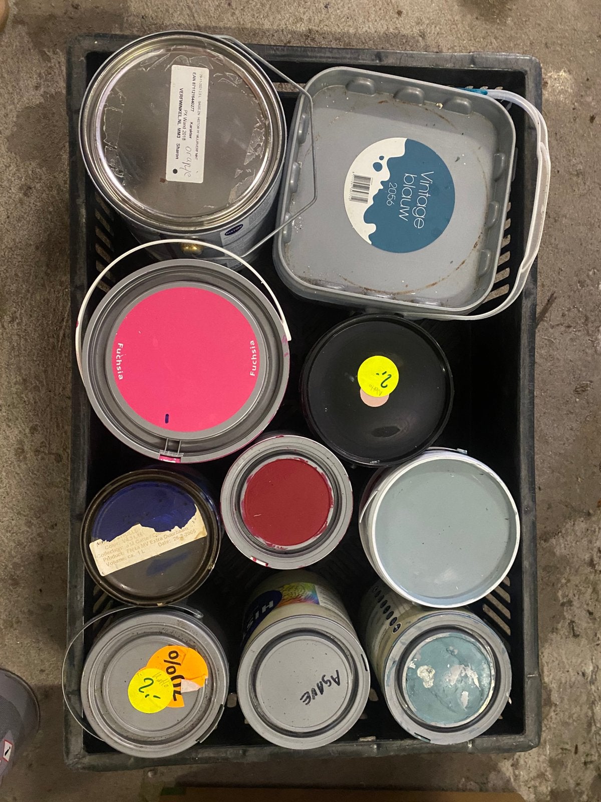 Diverse kleuren muurverf, Ophalen, Zo goed als nieuw