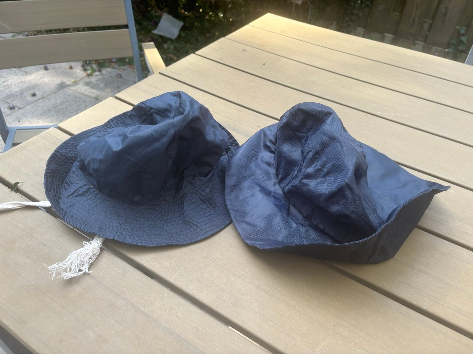 2x Blauwe Golf Regenpetten, Ophalen, Gebruikt, Kleding, Overige merken