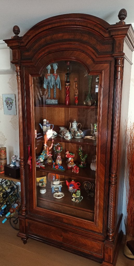 nete walnoten vitrine kast, Huis en Inrichting, 200 cm of meer, Met lade(s), 50 tot 100 cm, Zo goed als nieuw