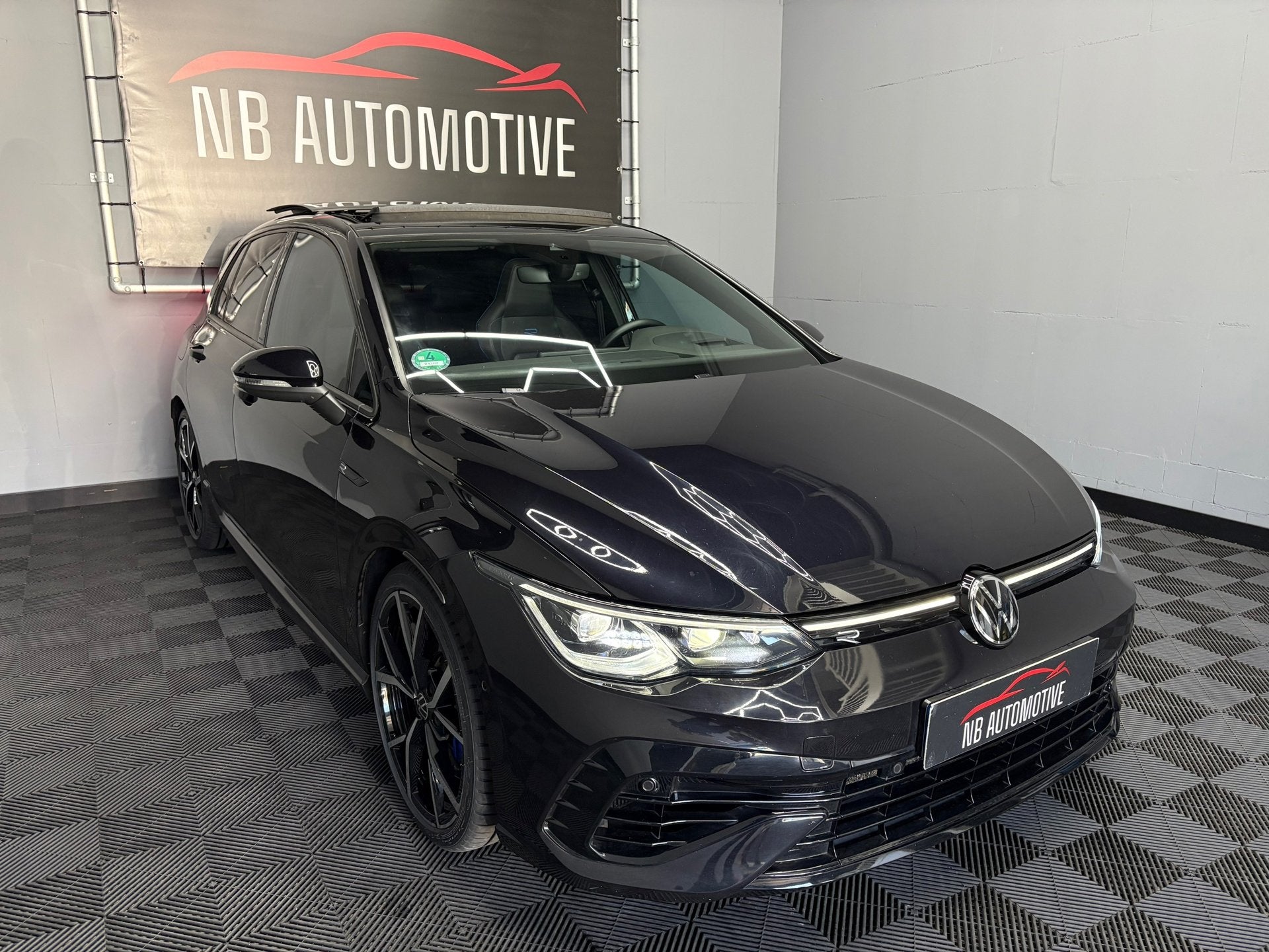 Volkswagen Golf 8 R 2.0 TSI 4M Performance, Automaat, Dealer onderhouden, Gebruikt, 4 cilinders