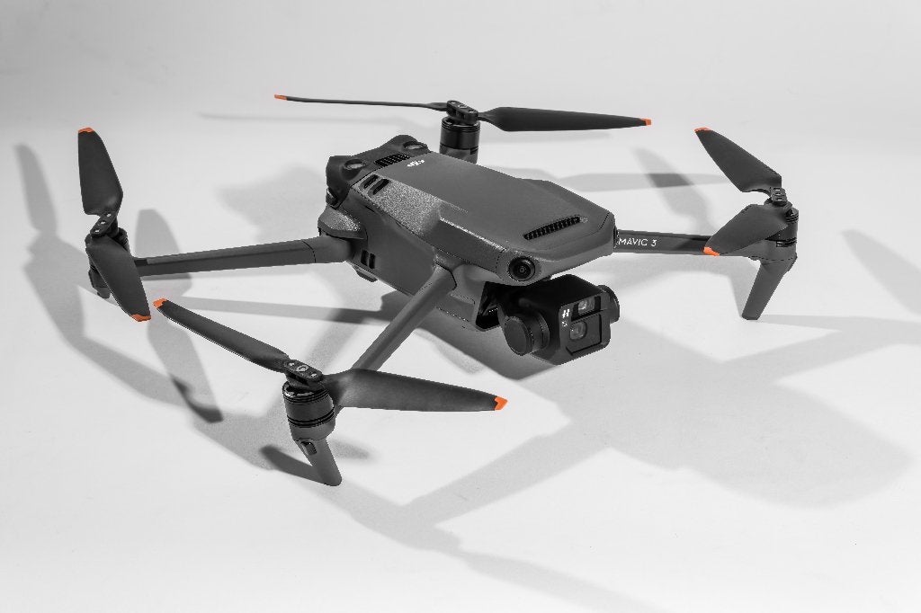 DJI Mavic 3 in nieuwstaat met koffer, Ophalen, Cameradrone, Zo goed als nieuw, DJI