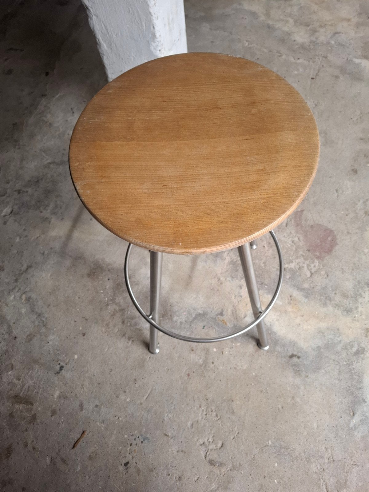 Bulthaup barkruk met houten zitting en metalen onderstel, Ophalen, Gebruikt, Met voetsteun, Hout