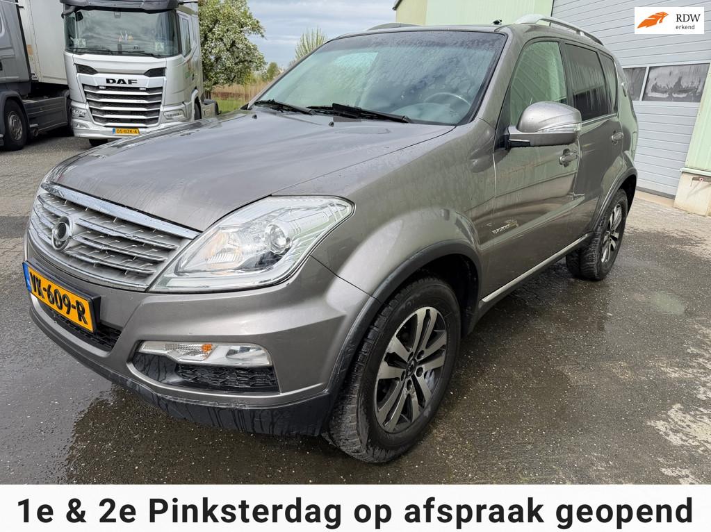 SsangYong Rexton RX 200 e-XDI Quartz Grijs kenteken 4 WD, Gebruikt, Zwart, 4 cilinders, Bruin