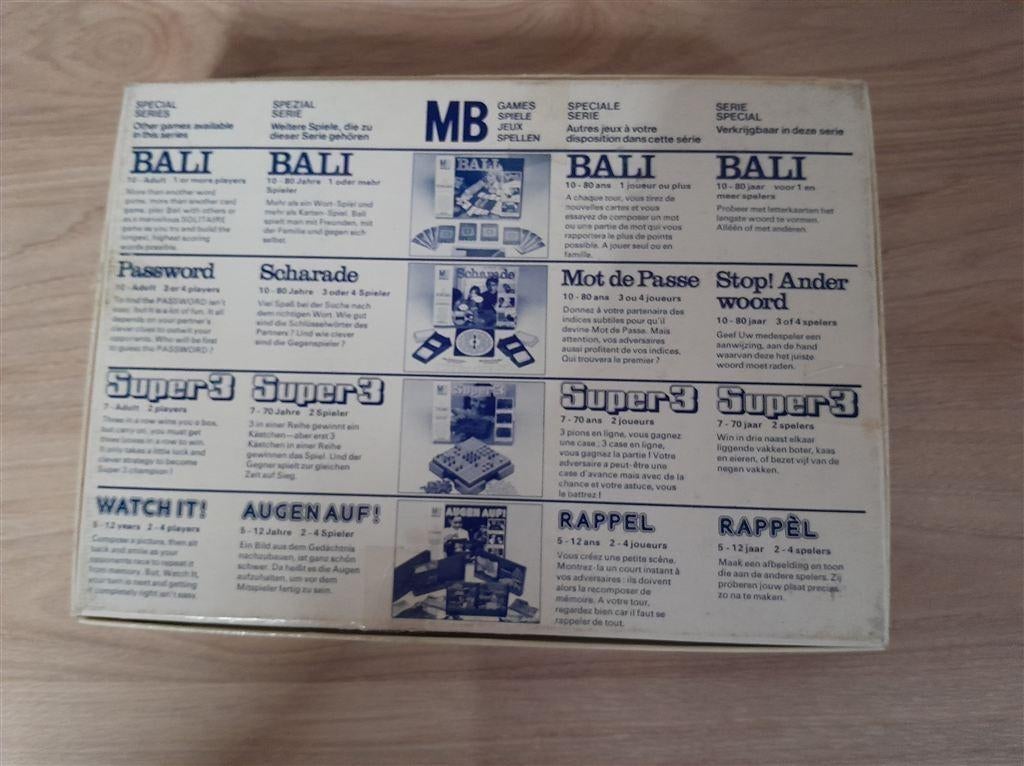 Super 3 - s1785, Hobby en Vrije tijd, Gezelschapsspellen | Bordspellen, Ophalen of Verzenden, Zo goed als nieuw
