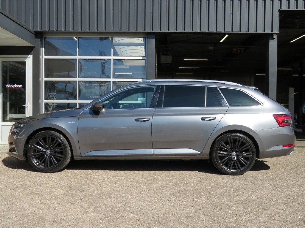 Skoda SUPERB 1.4 TSI IV Laurin&Klement / Pano / Trekhaak / L, Auto's, Gebruikt, 4 cilinders, Alcantara, Plug-in hybride