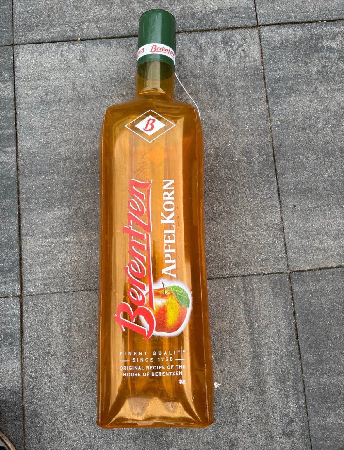 Grote opblaasbare Berentzen Apfelkorn fles, Verzenden, Zo goed als nieuw, Gebruiksvoorwerp