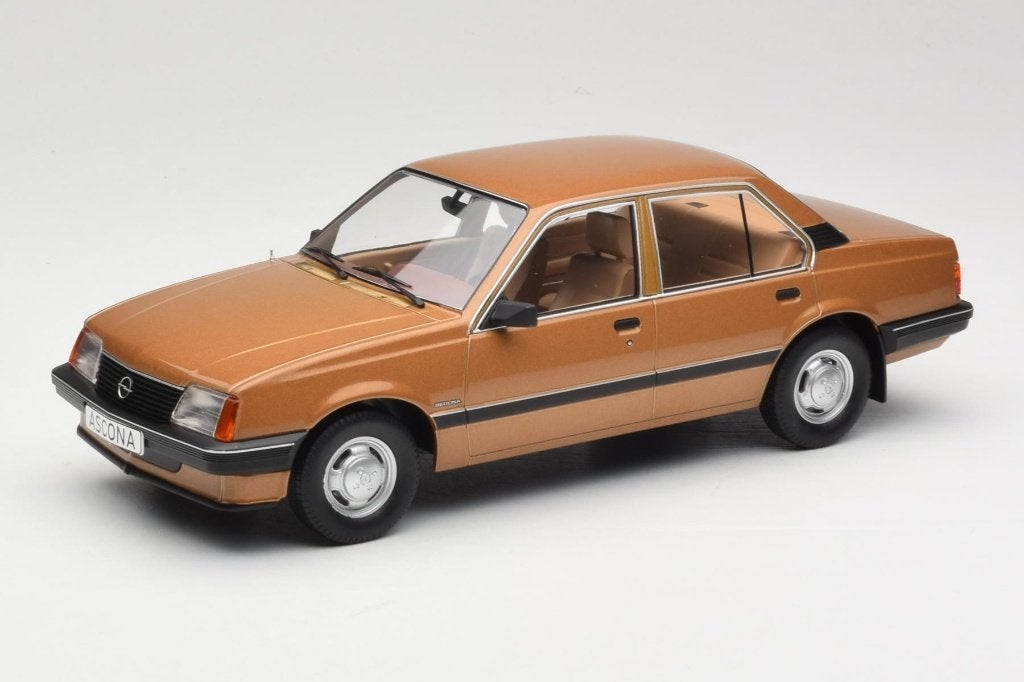 Opel Ascona C, metallic-beige 1981, mcg  1:18, Hobby en Vrije tijd, Ophalen, Nieuw, Auto, Overige merken