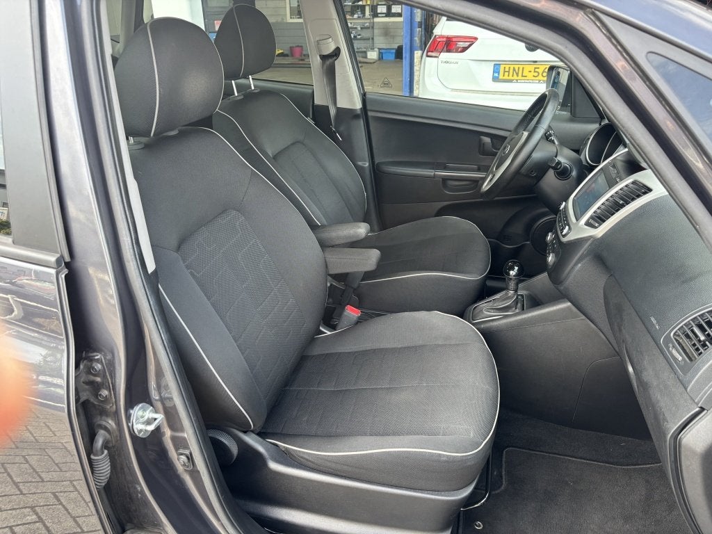 Kia Venga 1.6 CVVT DynamicLine Camera Navi Stoelverwarming, Auto's, Kia, Automaat, Stof, Gebruikt, 4 cilinders