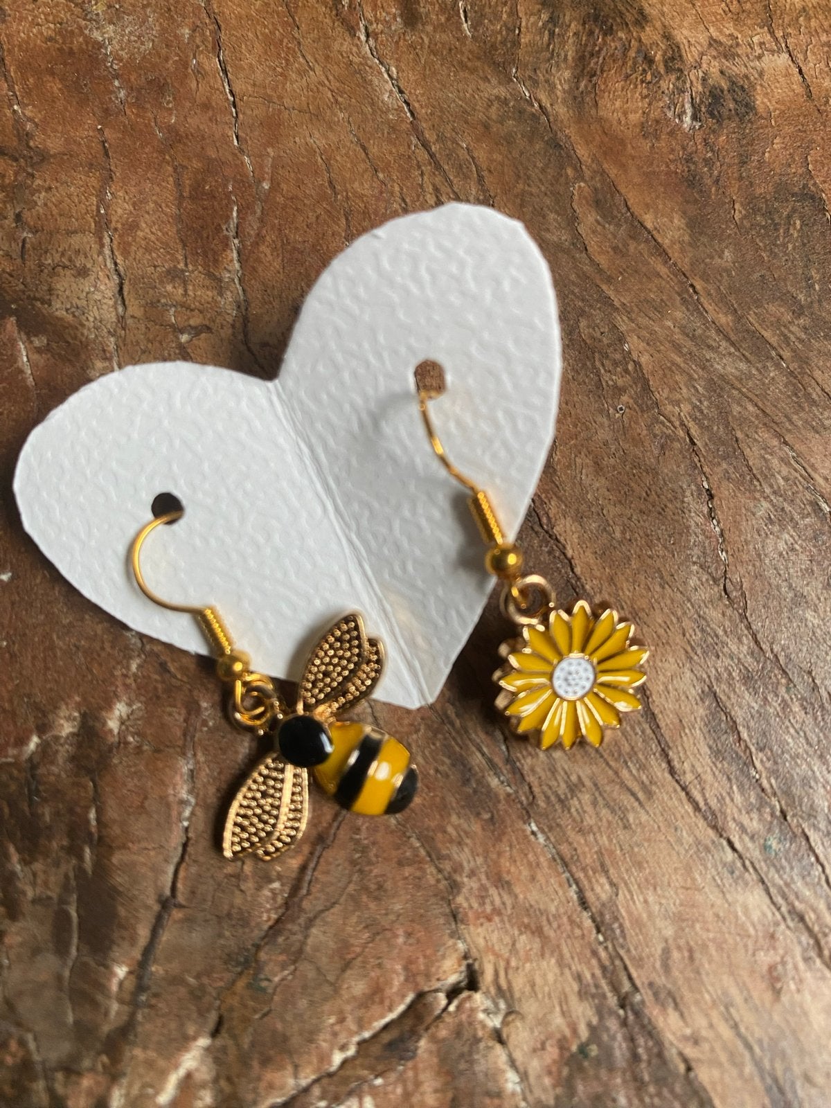 Leuke oorbellen: Toffe bloem en bij, Sieraden, Tassen en Uiterlijk, Oorbellen, Overige materialen, Hangers, Geel, Nieuw