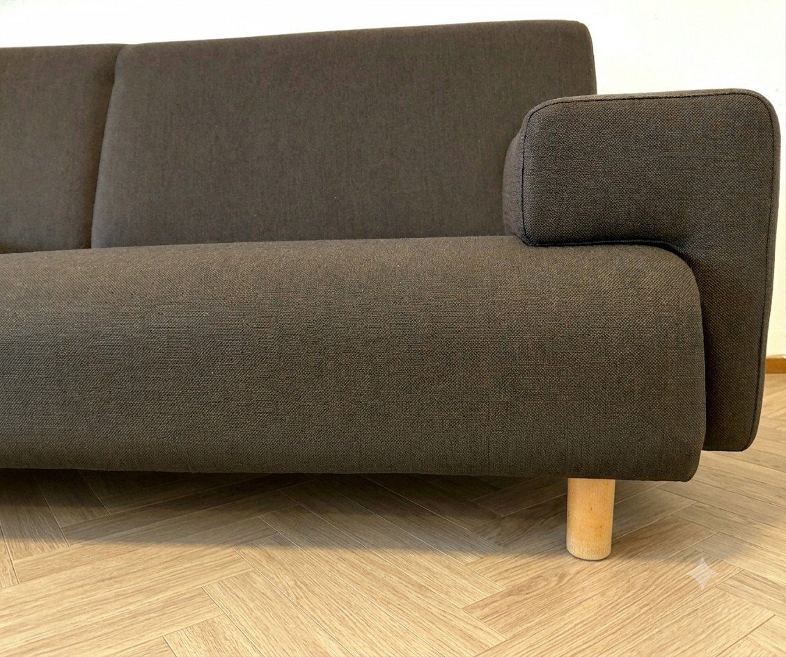 Cloak Sand | 2,5 zits | Bruin, Modern design refurbished Havee Hans Daalder, Info@andriesign.nl, 150 tot 200 cm, Driepersoons