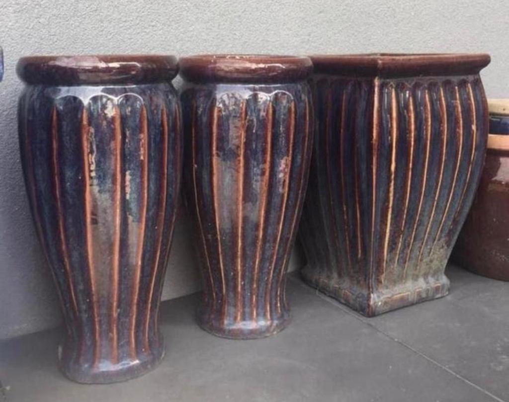 Geglazuurde grote 50cm bloempotten vazen design cannelures, 25 tot 40 cm, Ophalen of Verzenden, Zo goed als nieuw, Balkon