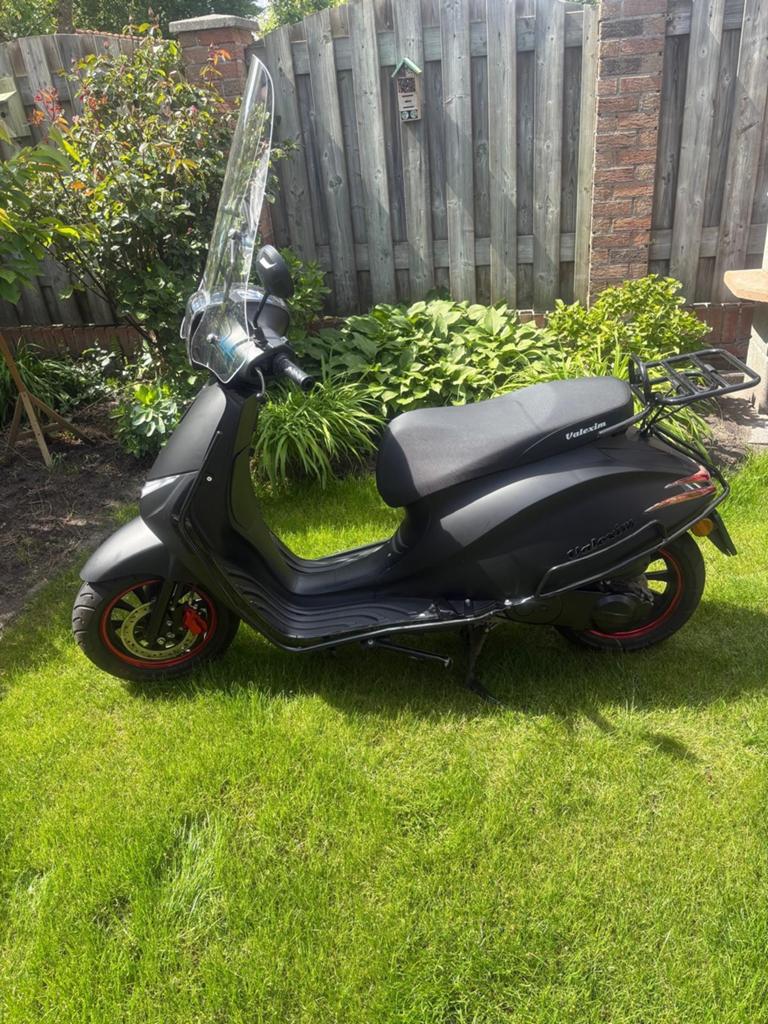 Valexim Scooter Mat Zwart - Zo goed als nieuw, Zo goed als nieuw, Benzine, Ophalen, Overige merken