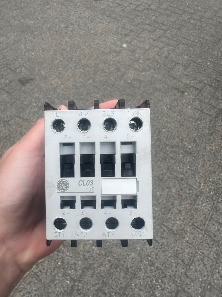 GE CL03A310M Relais - Hoogwaardige Schakelaar, Doe-het-zelf en Verbouw, Elektra en Kabels, Ophalen of Verzenden, Gebruikt, Schakelaar