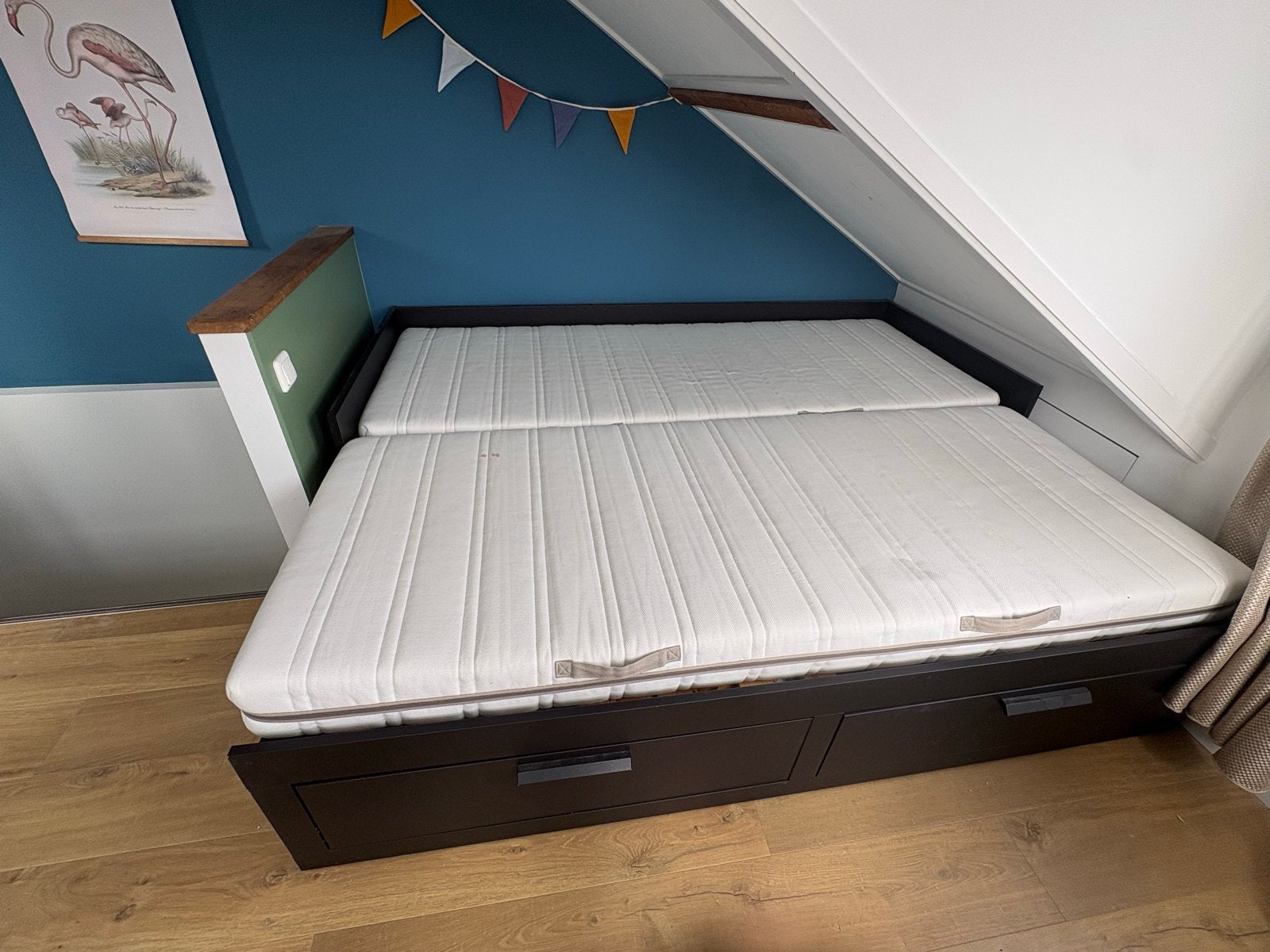 IKEA Brimnes uitschuifbaar logeerbed met 2 matrassen, Ophalen, Gebruikt, Zwart, Tweepersoons