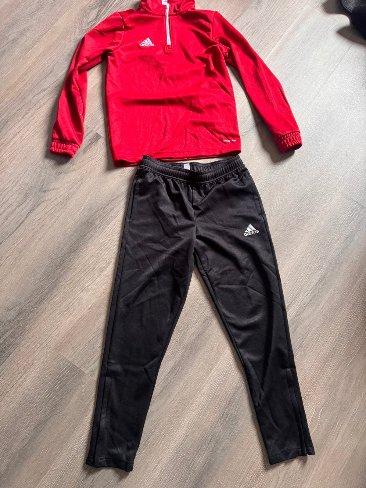 Adidas trainingspak maat 140, Ophalen of Verzenden, Zo goed als nieuw, Jongen of Meisje