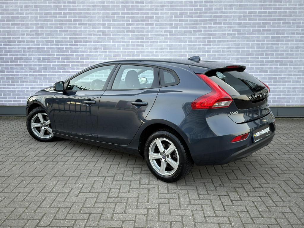 Volvo V40 2.0 T2 Nordic+ | Stoelverwarming Voor | Parkeerver, 12 maanden, Gebruikt, Euro 6, 4 cilinders