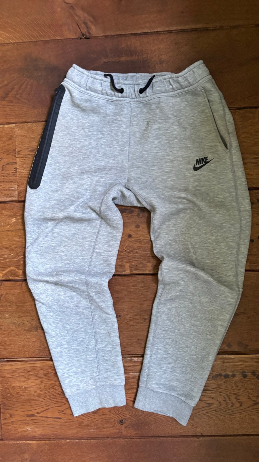 Nike Tech Fleece Joggingbroek Grijs, Ophalen, Zo goed als nieuw, Grijs, Overige jeansmaten