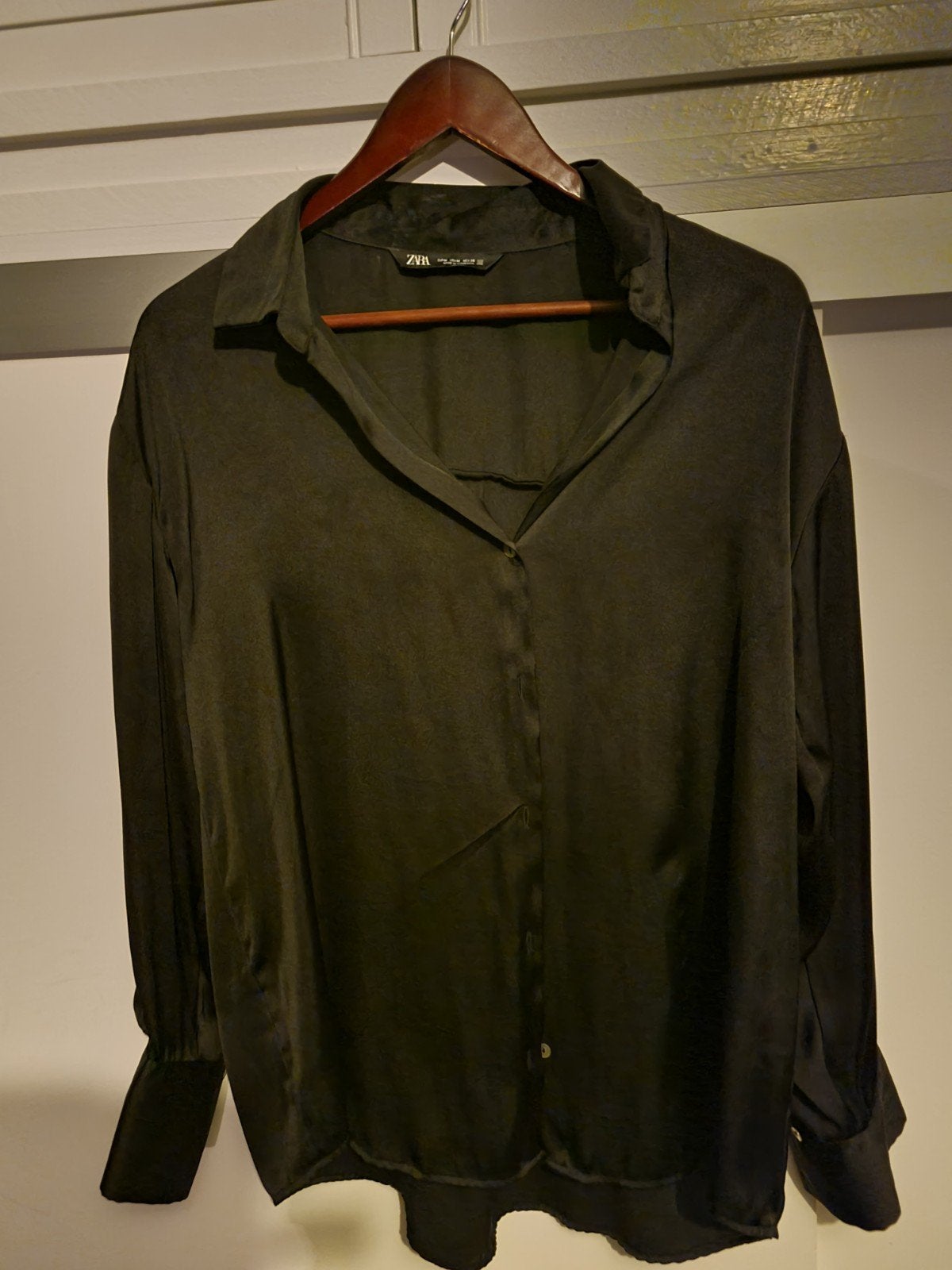 zwarte satijnen blous van de Zara maat M, Maat 38/40 (M), Ophalen of Verzenden, Gedragen, Zara