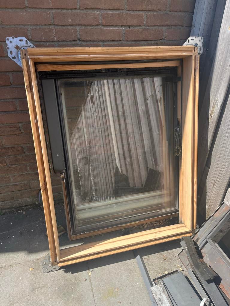 Houten Velux dakraam 78x98 cm, compleet, Ophalen, Gebruikt, Minder dan 80 cm, 80 tot 120 cm