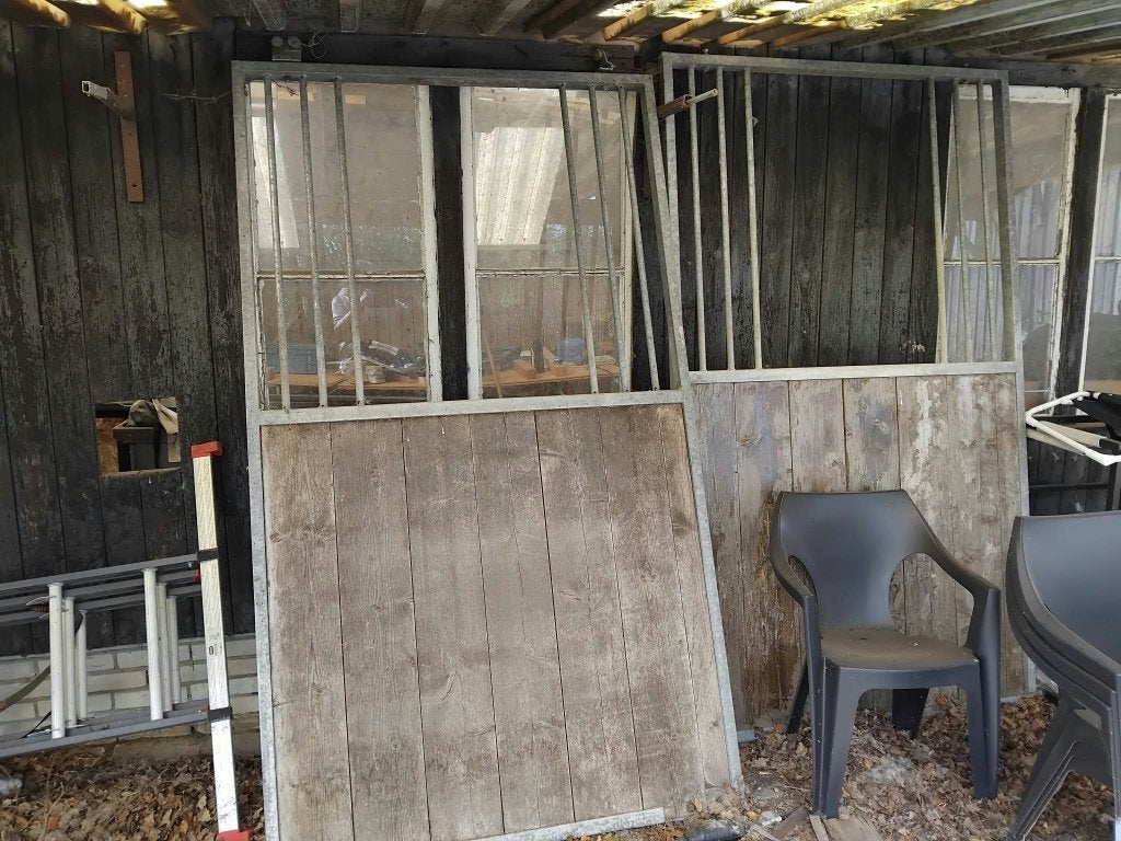 Stalwanden paardenstal, 2 tussen- en 2 voorwanden met deur, Opfok, 2 of 3 paarden of pony's