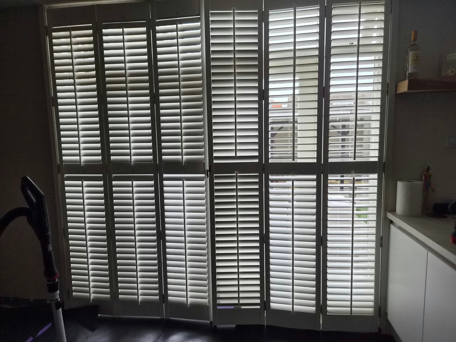 Witte shutters 2.53 breed x 2.50 lang - gaan weg ivm verbouw, Ophalen, Gebruikt, Wit, Hout