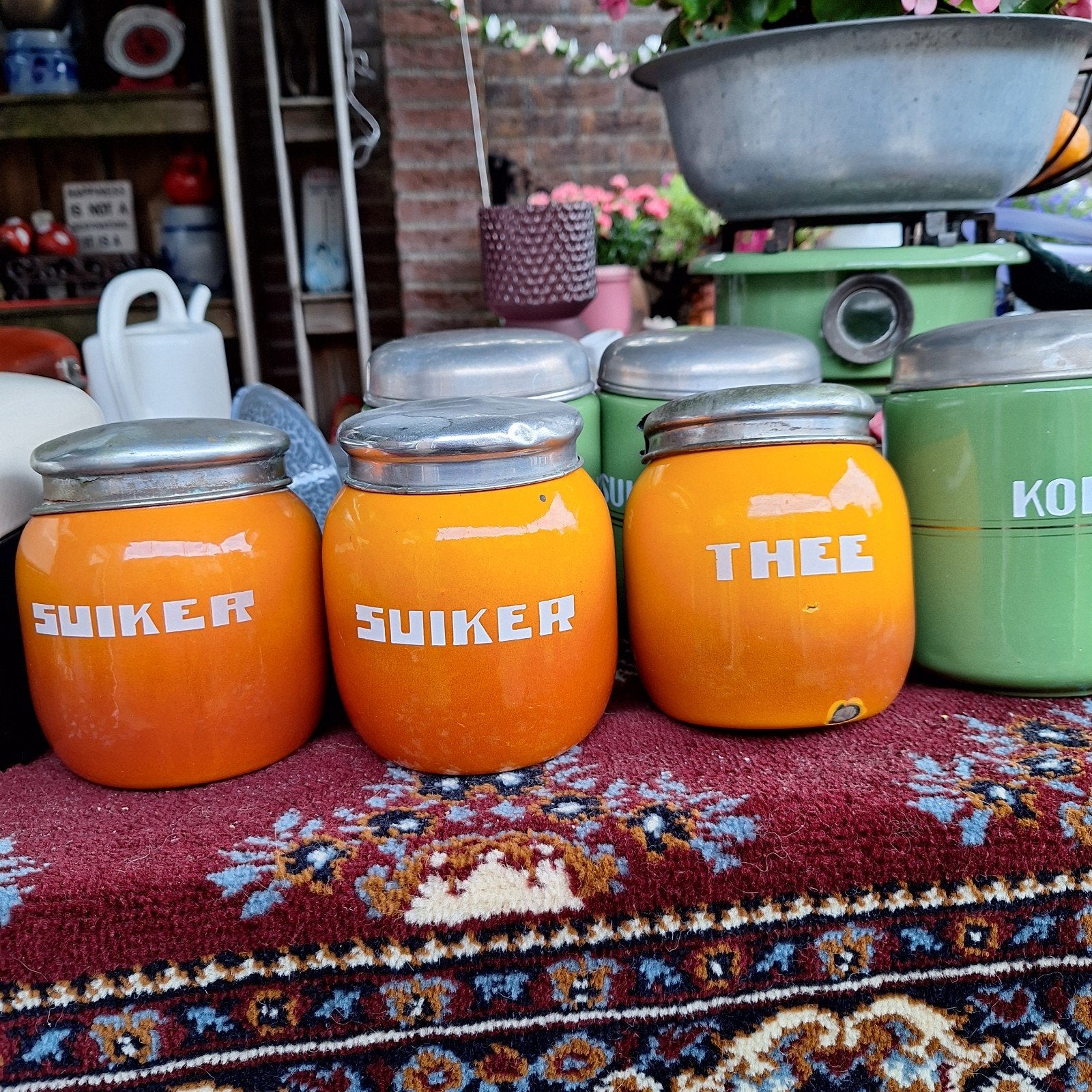 Bolle emaille bussen oranje rood, Antiek en Kunst, Antiek | Emaille, Ophalen of Verzenden
