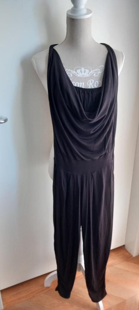 Zwarte jumpsuit catsuit met watervalhals M, Kleding | Dames, Jumpsuits, Ophalen of Verzenden, Zo goed als nieuw, Zwart