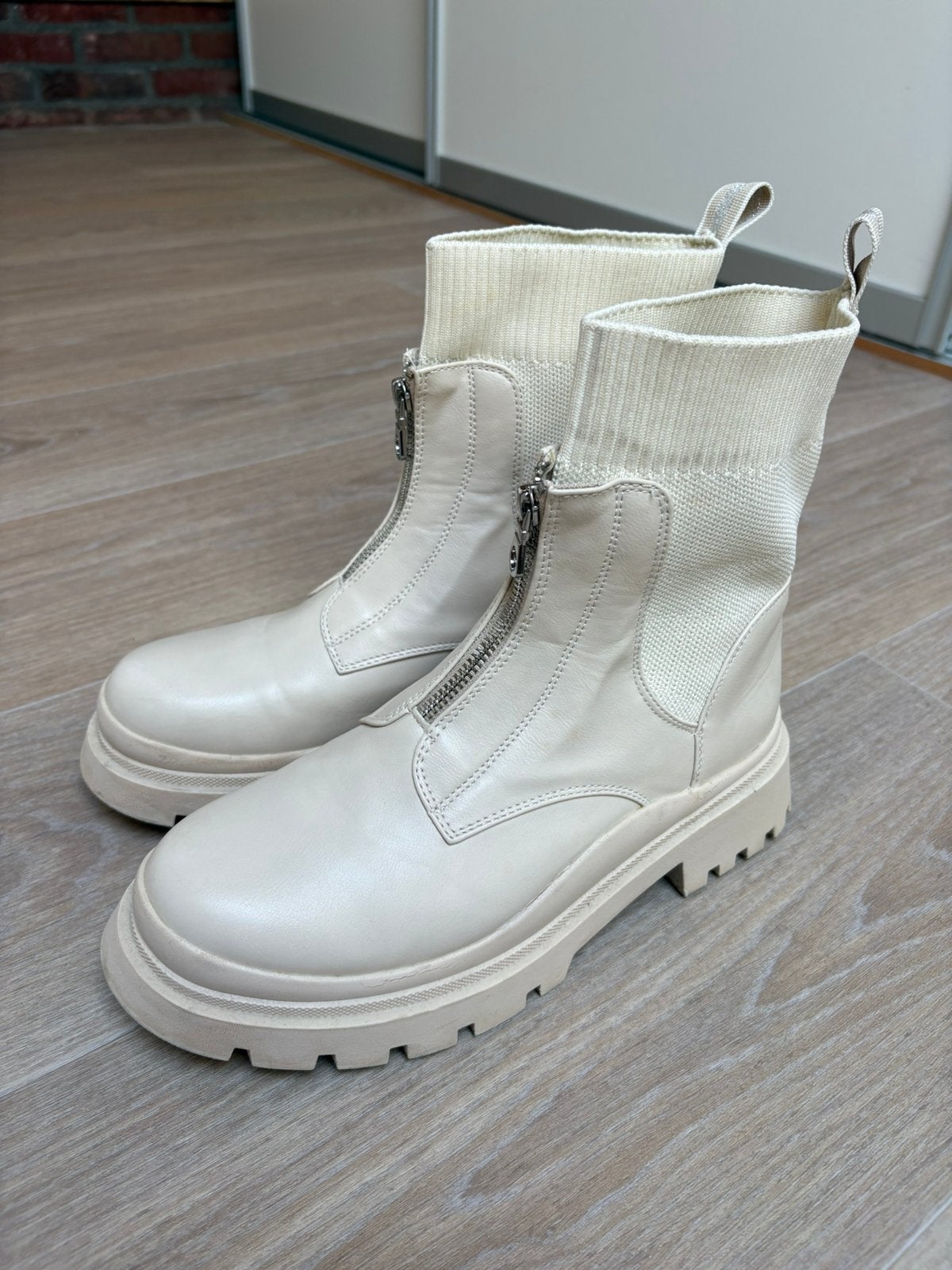 Chelsea Chunky High Boots Beige/Cremé Maat 40, Kleding | Dames, Schoenen, Hoge laarzen, Beige, Ophalen of Verzenden, Zo goed als nieuw