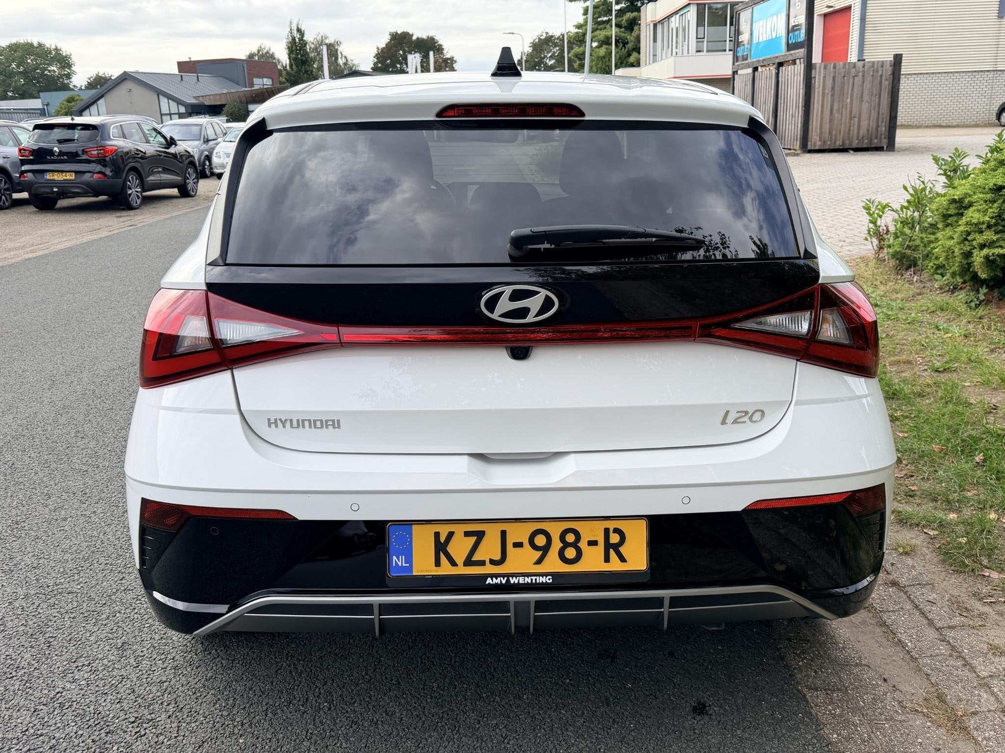 Hyundai i20 1.0 T-GDI 48V Hybrid 100PK Automaat•Navi•Cam, Gebruikt, Euro 6, Bedrijf, 19 km/l