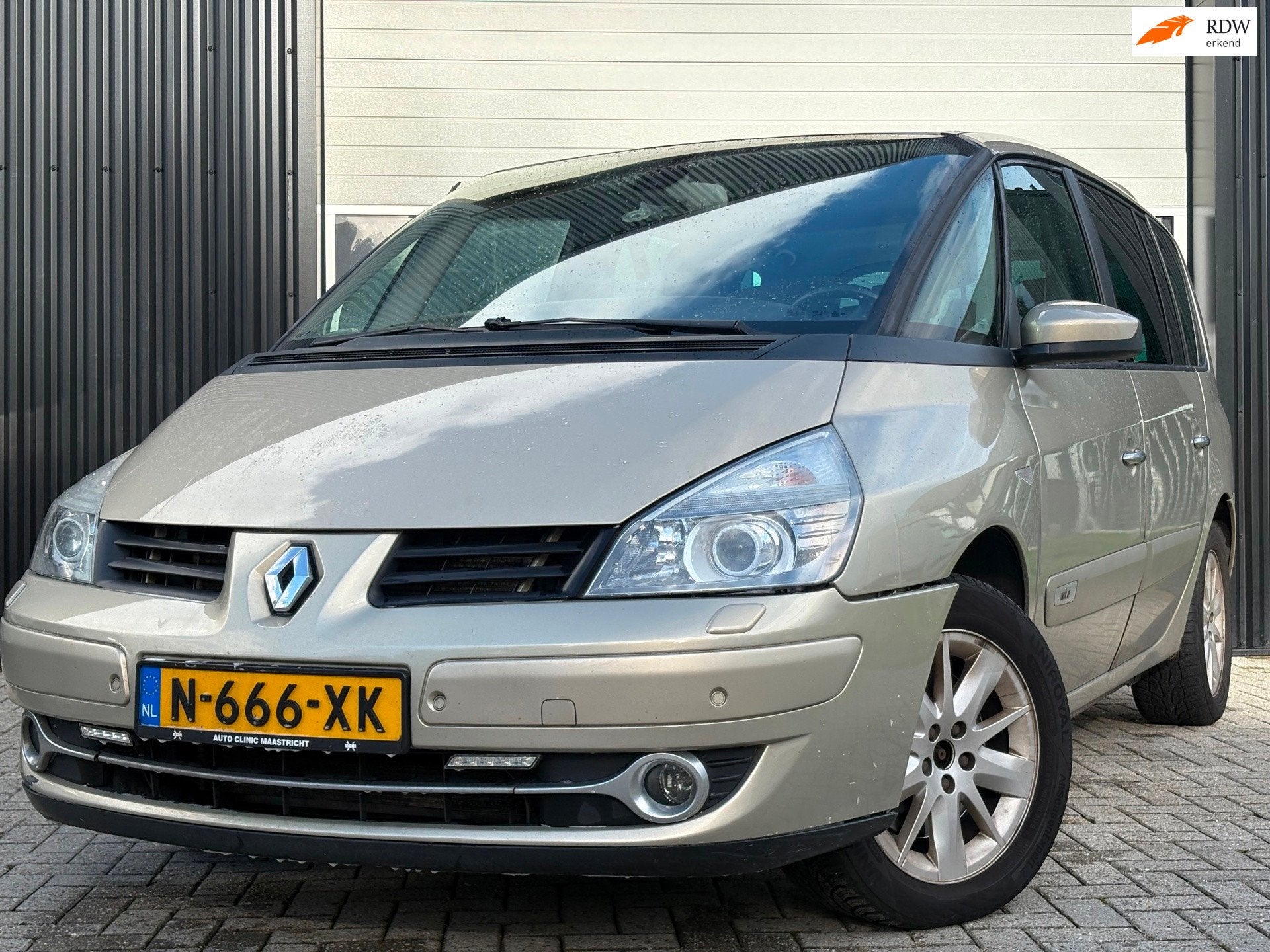 Renault Espace 3.5 V6 Initiale, Auto's, Dealer onderhouden, Gebruikt, Xenon verlichting, 1790 kg