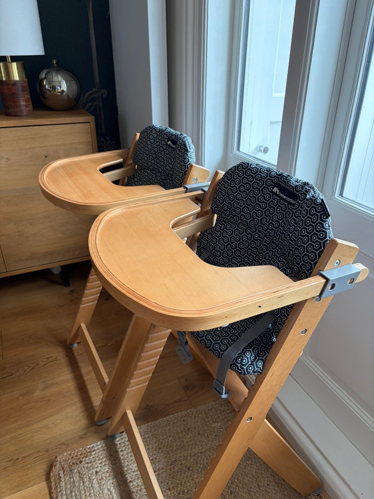 2x Bebeconfort Meegroeistoel met eetblad en kussens, Kinderen en Baby's, Kinderstoelen, Ophalen of Verzenden, Gebruikt, Meegroeistoel