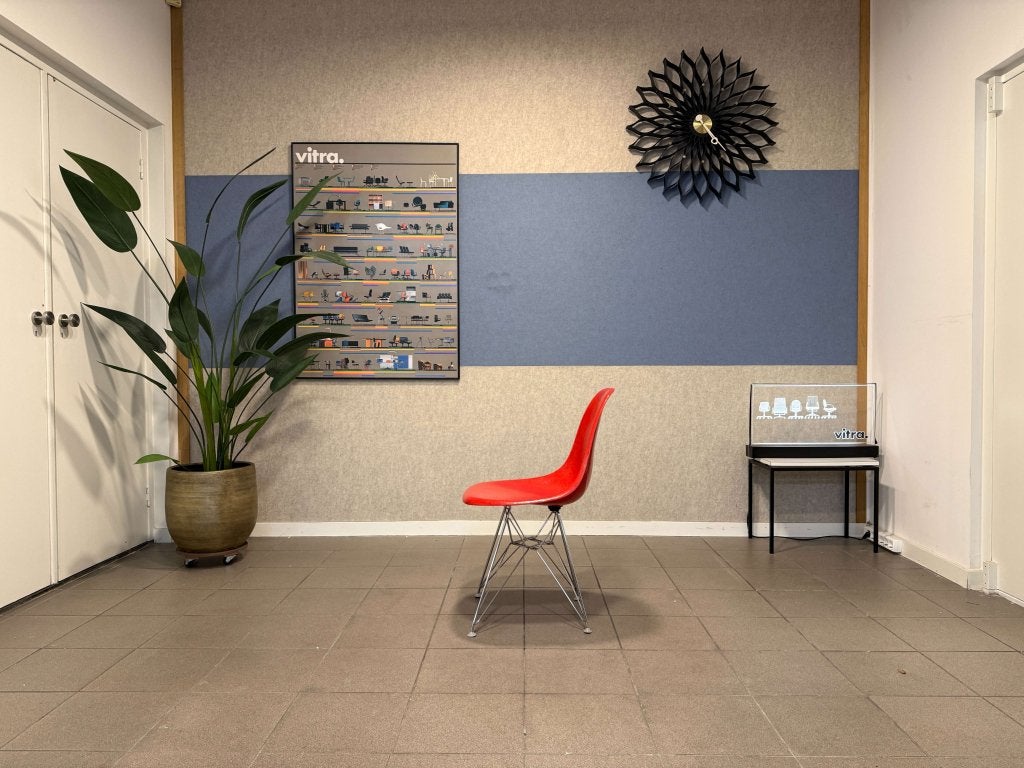 Vitra | Eames | DSR | Crimson Red Fiberglass | 1x, Vitra, Twee, Ophalen of Verzenden, Zo goed als nieuw