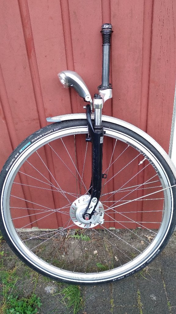 Voorwiel met voorvork, bagagedrager, fietsmand , fietskrat.., Fietsen en Brommers, Fietsonderdelen, Ophalen, Gebruikt, Kunststof