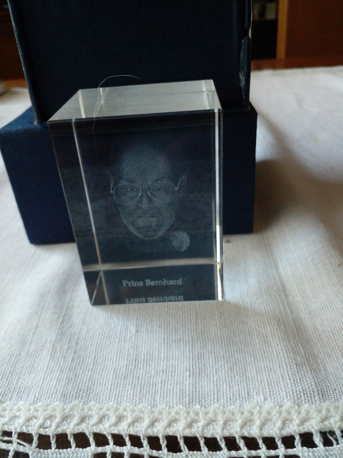 Glazen kubus met 3D afbeelding Prins Bernhard, Ophalen of Verzenden, Zo goed als nieuw, Nederland, Overige typen