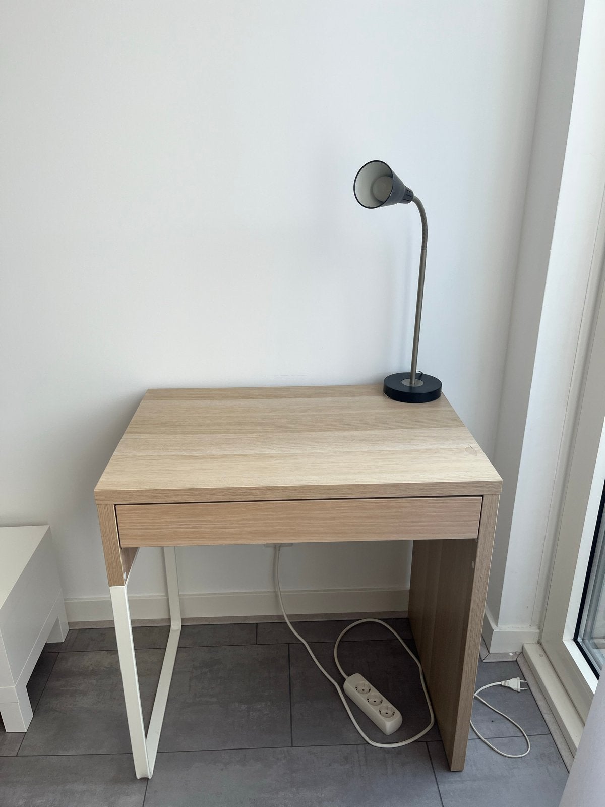 IKEA bureau - Compact en functioneel, Ophalen, Gebruikt, Met lades, 50 cm