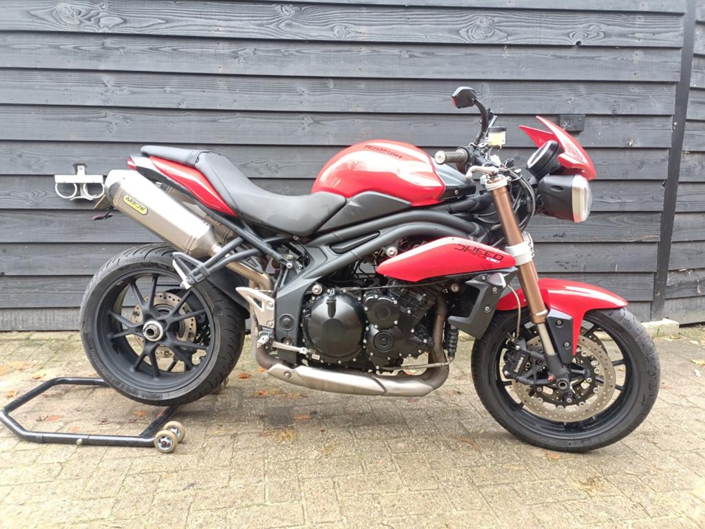 Triumph Speed Triple 1050 uit 2011, Motoren, Motoren | Triumph, Occasion, Motorrijbewijs A, 3 cilinders, Particulier