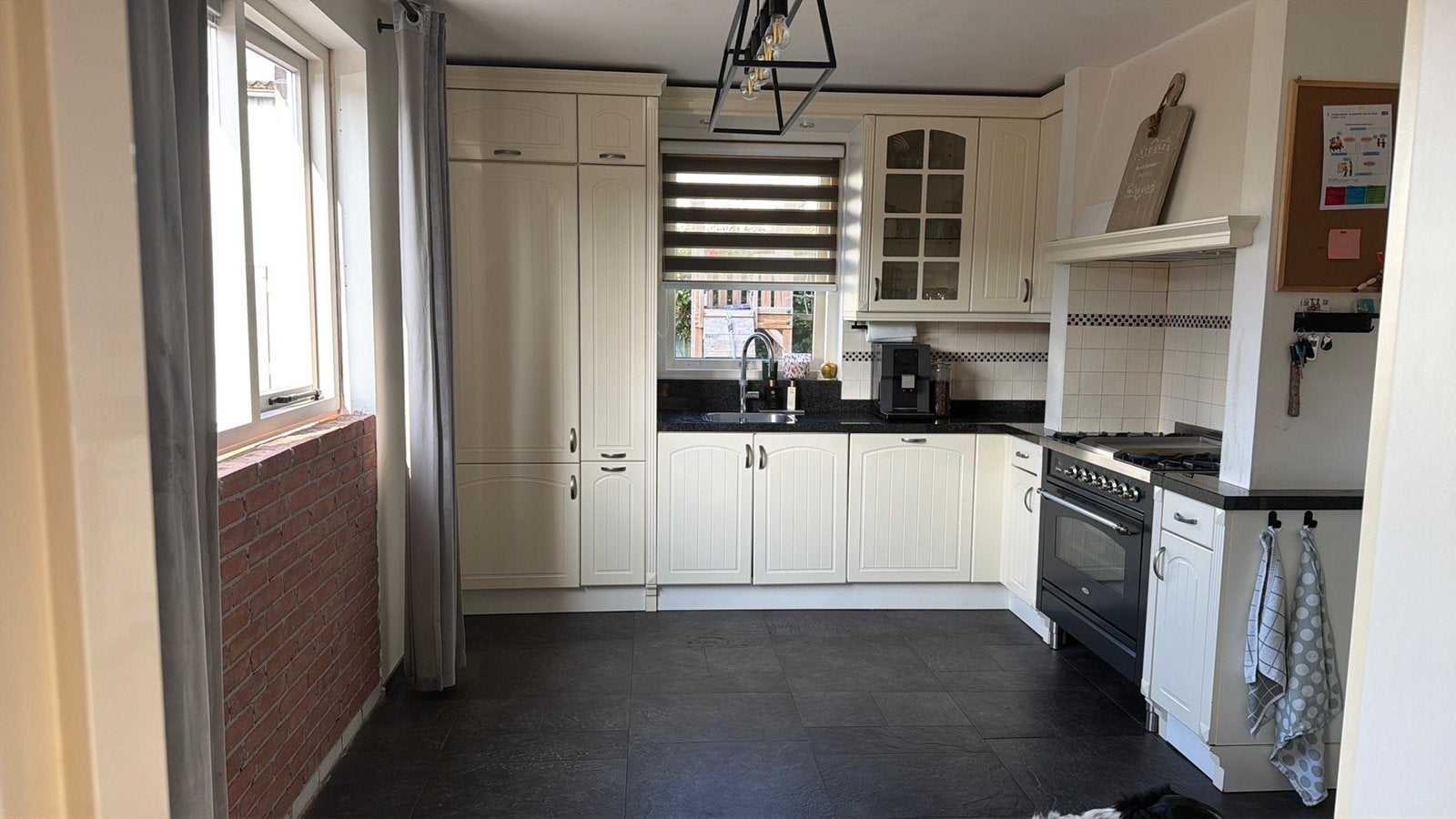 Moet uiterlijk zaterdag opgehaald worden, Huis en Inrichting, Keuken | Complete keukens, Ophalen, Gebruikt, Hoekkeuken, Overige kleuren
