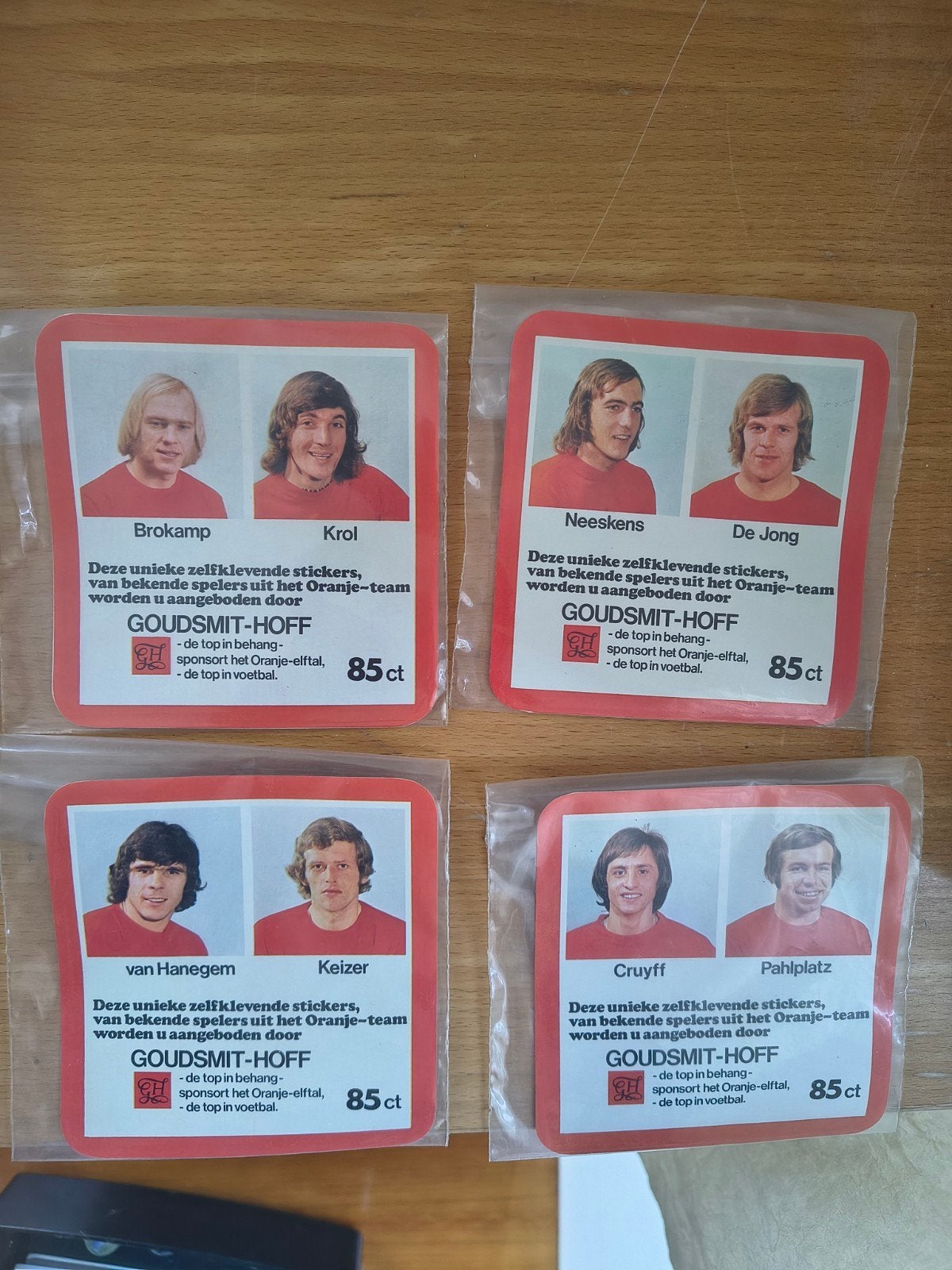 Vintage Goudsmit-Hoff Oranje-team voetbalstickers (4 stuks), Ophalen of Verzenden, Zo goed als nieuw, Overige binnenlandse clubs