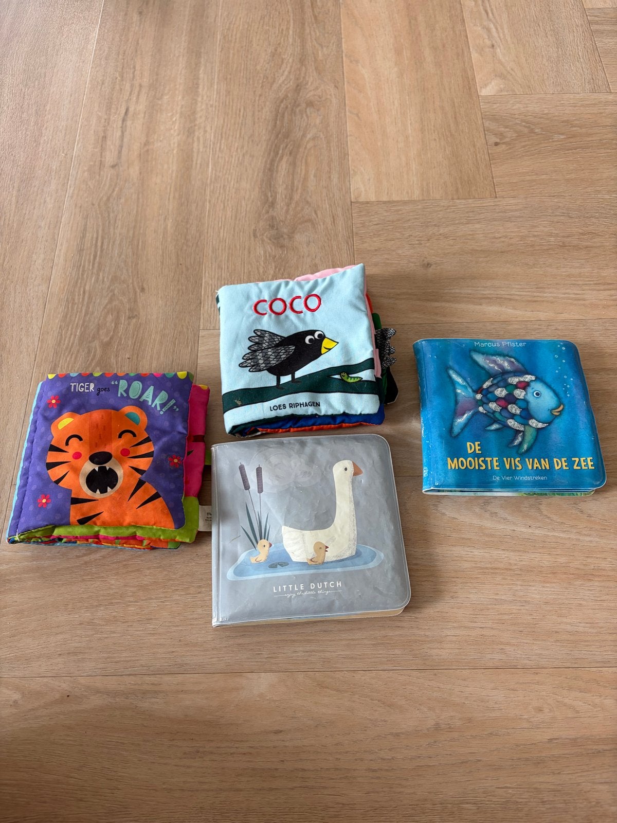 Leuke baby boekjes: voelboekjes en meer, Ophalen of Verzenden, Zo goed als nieuw, Uitklap-, Voel- of Ontdekboek, 0 tot 6 maanden