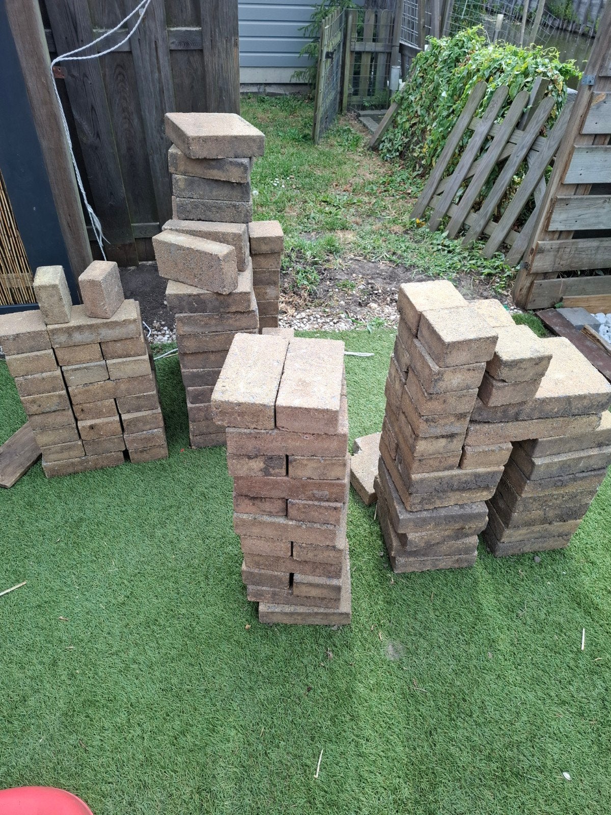 gratis tuintegels ca. 4,3 m2, Ophalen, Gebruikt, Beton, Terrastegels