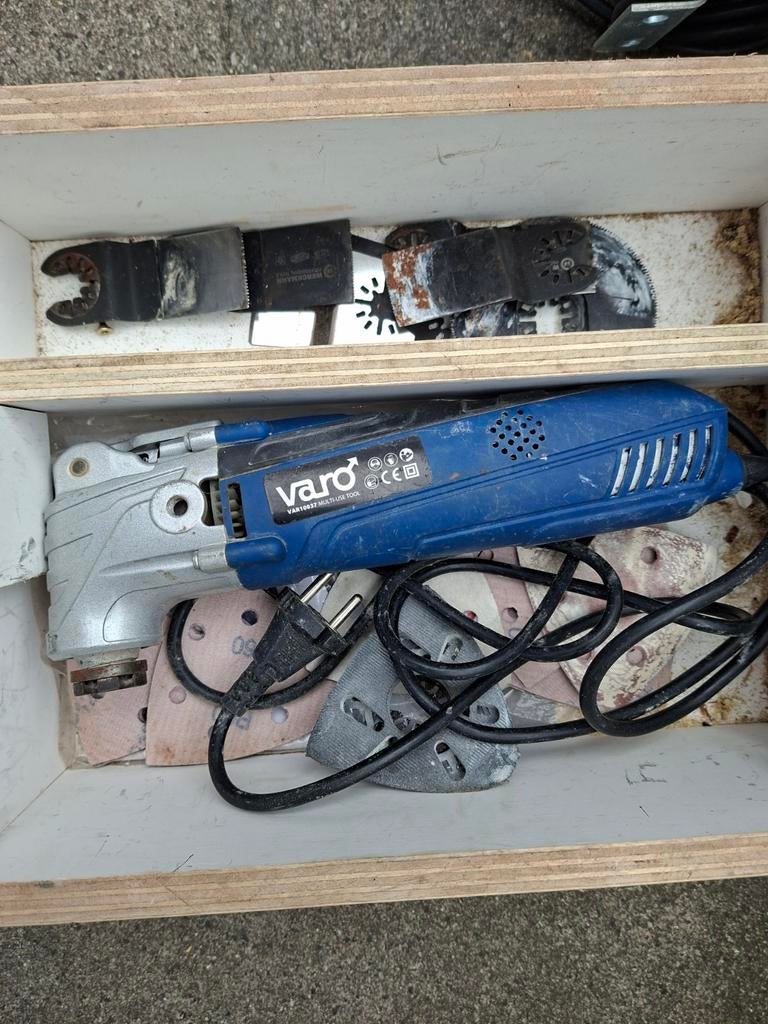 Varo Multitool met accessoires, Ophalen