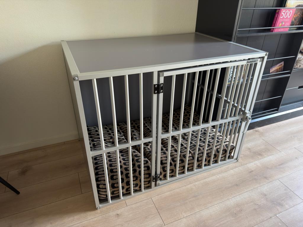 Bench | HUNDOS | 81h x 106b x 71d, Dieren en Toebehoren, Hondenhokken, Ophalen, 65 tot 100 cm, Hondenhok, Zo goed als nieuw