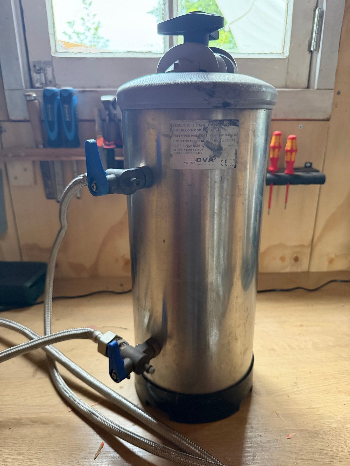 DVA Waterontharder 12 liter - LT12 model, Ophalen, Gebruikt, Waterontharder met zout