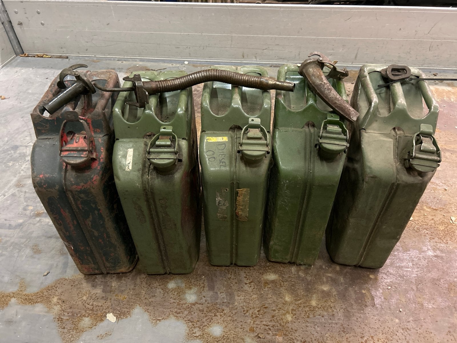 Metalen Jerrycans 20 Liter - legergroen, Auto diversen, Ophalen