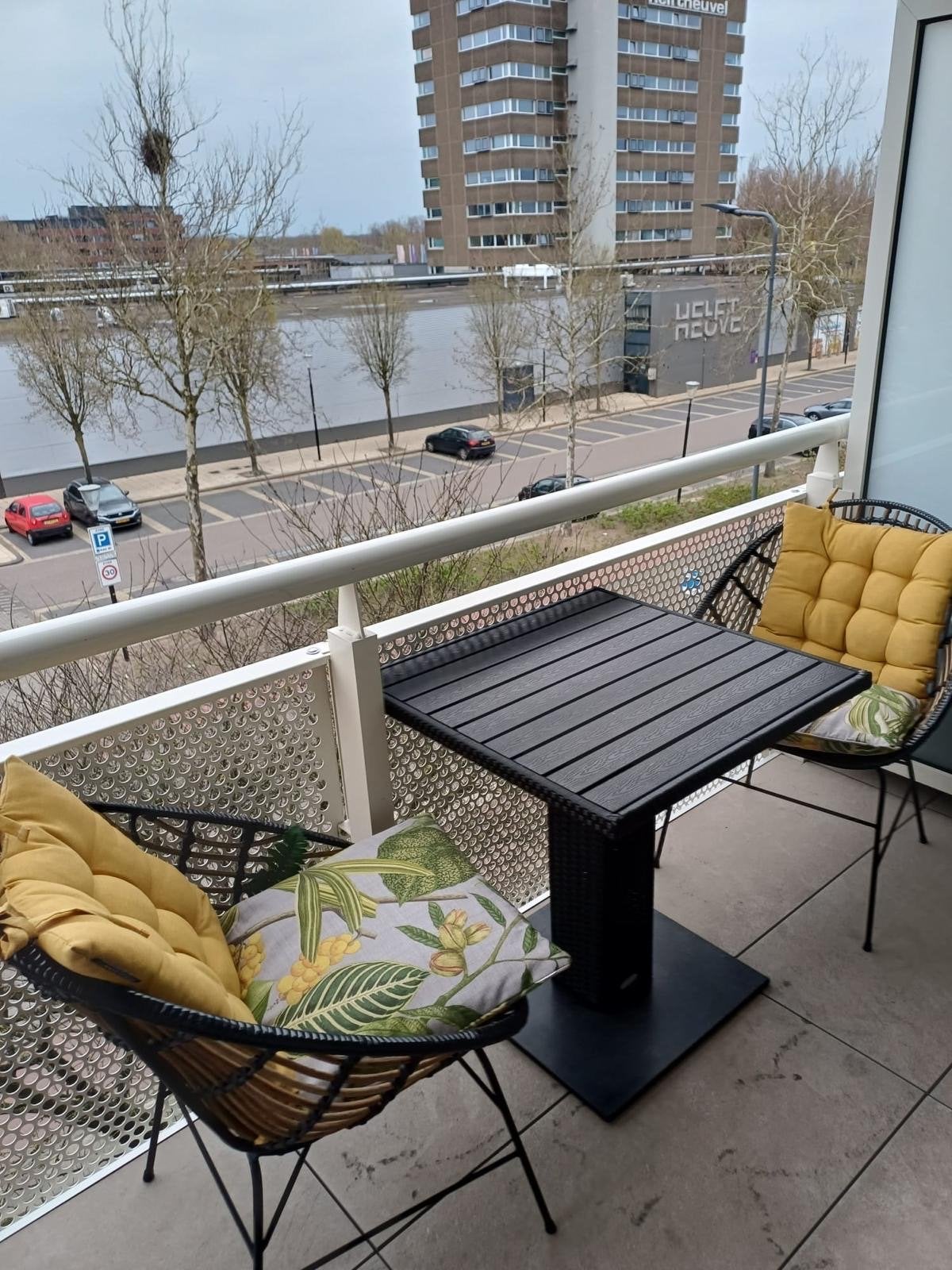 Balkonset met 2 stoelen en tafel, Tuin en Terras, 2 zitplaatsen, Gebruikt, Ophalen of Verzenden, Wicker