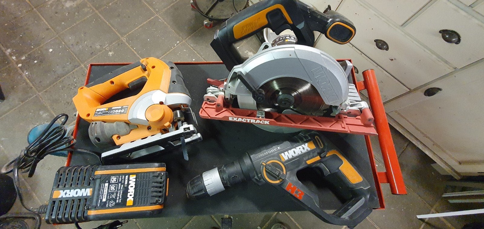 Worx decoupeerzaag cirkelzaag en klopboor, Ophalen, Decoupeerzaag, Worx, 30 tot 70 mm