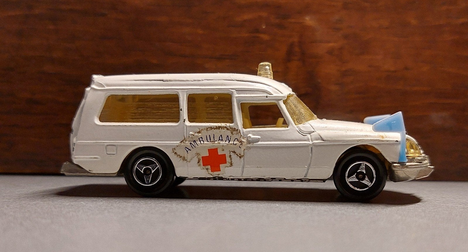 Majorette DS 21 Ambulance (Made in France), Ophalen of Verzenden, Gebruikt