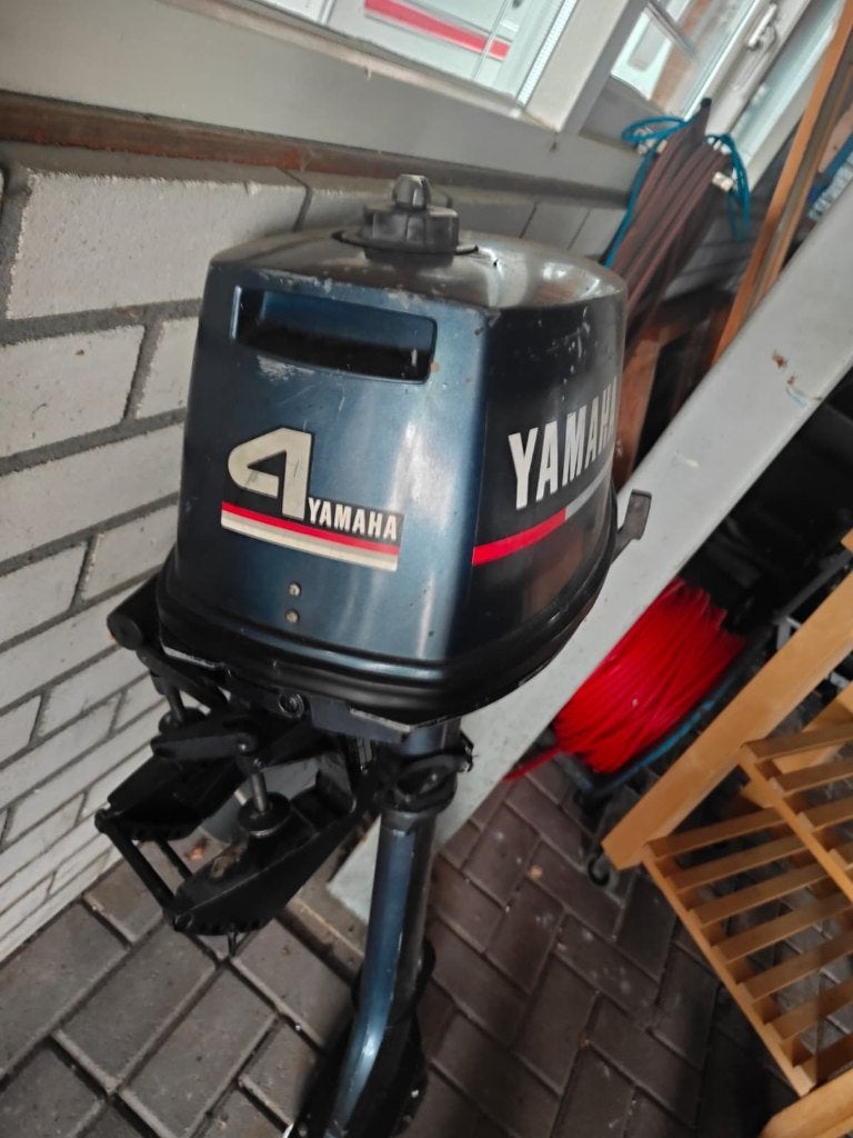 Foto 3 van Yamaha 4 pk buitenboordmotor